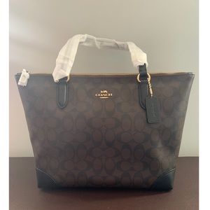 Coach Sig Zip Tote